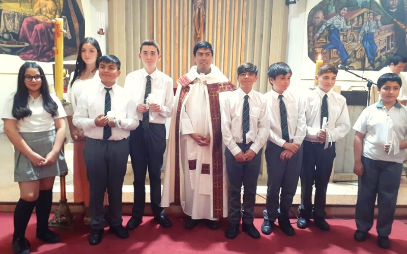 Alumnos de 8° Básico se bautizan en el Santuario de María Auxiliadora