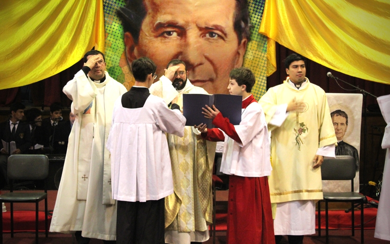Celebra el P. Carlo Lira eucaristía de inicio de la Semana Salesiana
