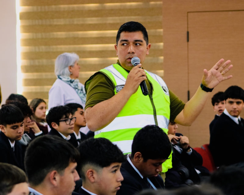 Charla sobre la Ley de Responsabilidad Adolescente para Octavos y Primeros Medios en el Colegio Salesiano