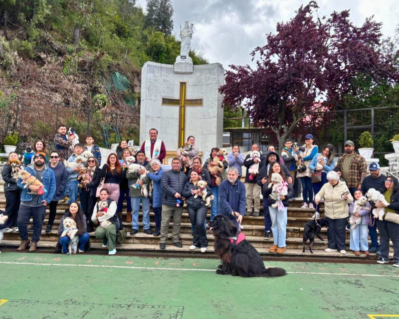 Fe, familia y mascotas: una jornada llena de ternura y amor