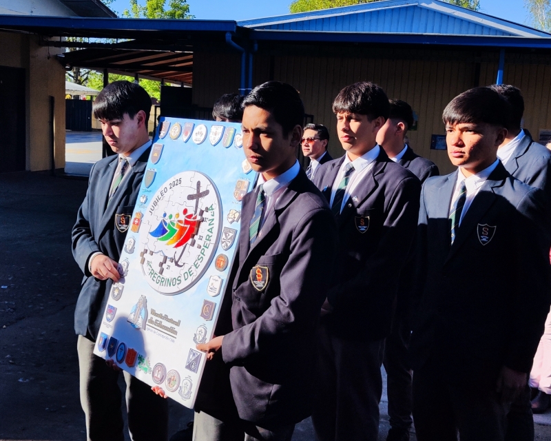 Entrega el Signo del Año Jubilar al Colegio San José de Cabrero