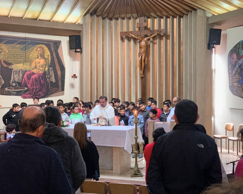 Inicio de las Eucaristías Dominicales Familiares en la Casa Salesiana