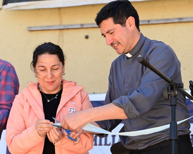 Comunidad celebra el