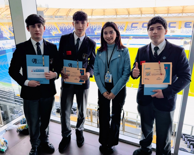 Estudiantes representan al colegio en jornada de formación de Monitores Defensores de la Niñez y Adolescencia